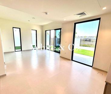 Single Row | With Park View | End Unit - Photo 5