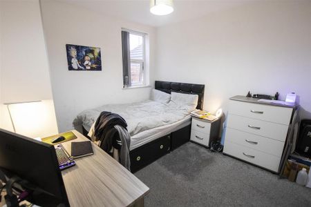 6 bedroom house to rent - Photo 3