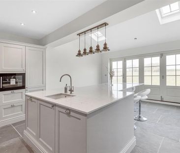 4 bedroom detached house to rent - Photo 1