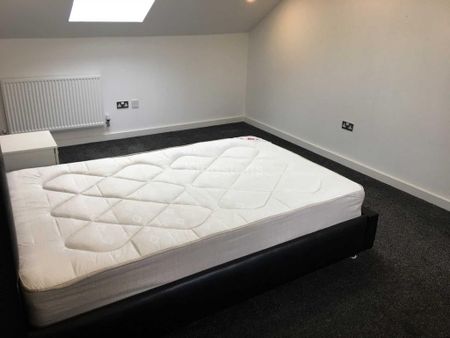 6 bedroom terraced house to rent - Photo 4