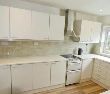 3 bedroom semi-detached house to rent - Photo 3