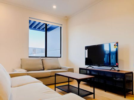 3 Bedroom 3 Bathroom - Master room - Photo 2