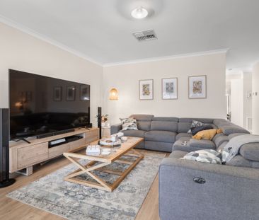 Stylish Family Living in Prime Wollert Location! - Photo 1