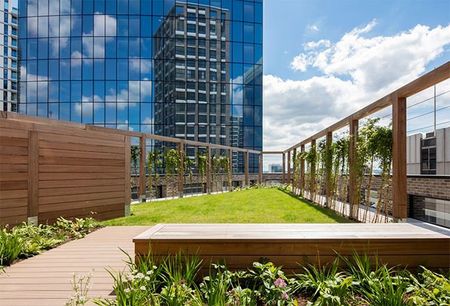 3 bed Apartment in Wiverton Tower 4 New Drum Street, London, E1 7AT - Photo 2