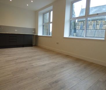 Flat 5, 10a The Rock - Photo 1