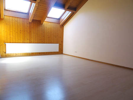 HEIMELIGE DACHWOHNUNG IM HERZEN VON BÜSSERACH - Photo 3