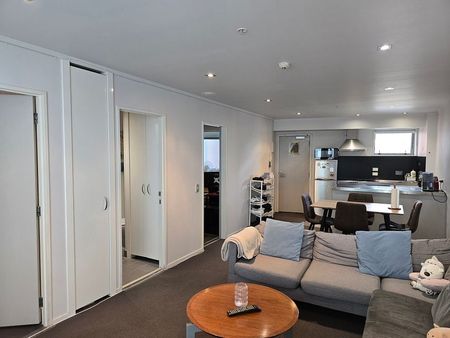 Stylish 2BR Apt with Balcony - Central AKL - Photo 4