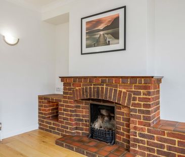 2 bedroom maisonette to rent Priory Court, Priory Road, Sutton, SM3 - Photo 1