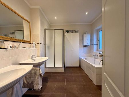 Traumhafte 3,5-Zimmer-Altbauwohnung im Herzen von Friedberg - Foto 3