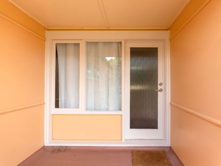 Charming 3-Bedroom Cottage in Goonellabah - Photo 3