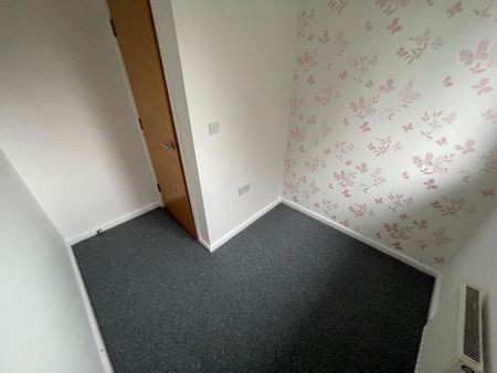 Langbourne Close Radcliffe Manchester Lancashire - Photo 2