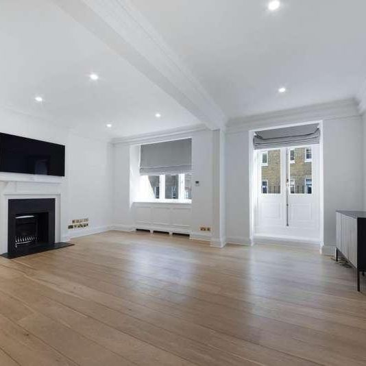Woods Mews, Mayfair, W1K - Photo 1