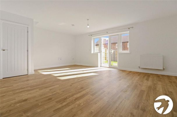 4 bedroom detached house to rent - Photo 1