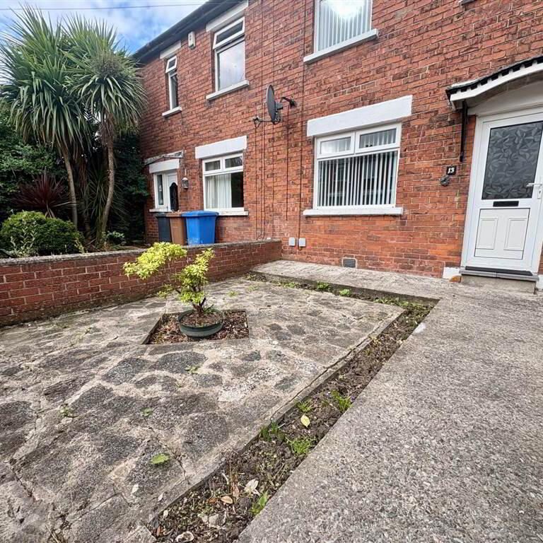 13 Mayfair Avenue, Cregagh, Belfast, BT6 9JA - Photo 1