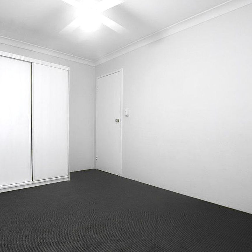 2 Bedroom Unit in Ambervale &excl;&excl;&excl; - Photo 1