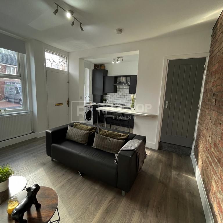 2 bedroom house to rent - Photo 1