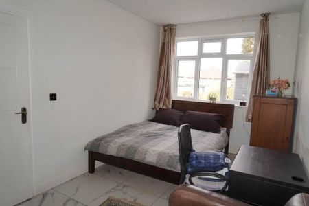 House share to rent - Photo 2