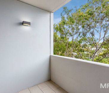 402/35 Simmons Street, South Yarra - Photo 3