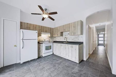 3 ½ rénové au rez-de-chaussée d'un triplex - Photo 5