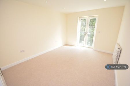 2 bedroom flat to rent - Photo 3