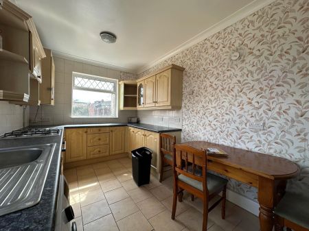 Middlewich Street, CREWE - Photo 4