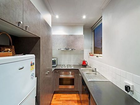 24/210 Clarke Street, Northcote VIC 3070 - Photo 5