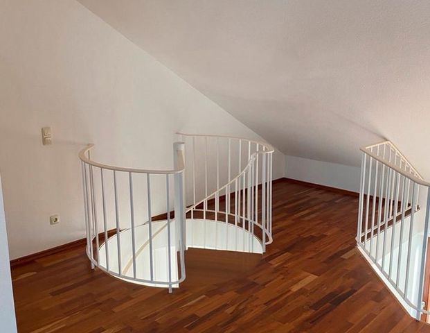 3-Zimmer Wohnung mit Dachterasse und Wintergarten auf 2 Ebenen - Photo 1