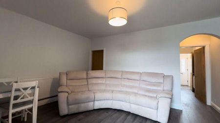 Mixed use to rent - Photo 2