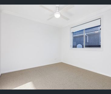 Three-Bedroom Duplex with Double Garage - Photo 5