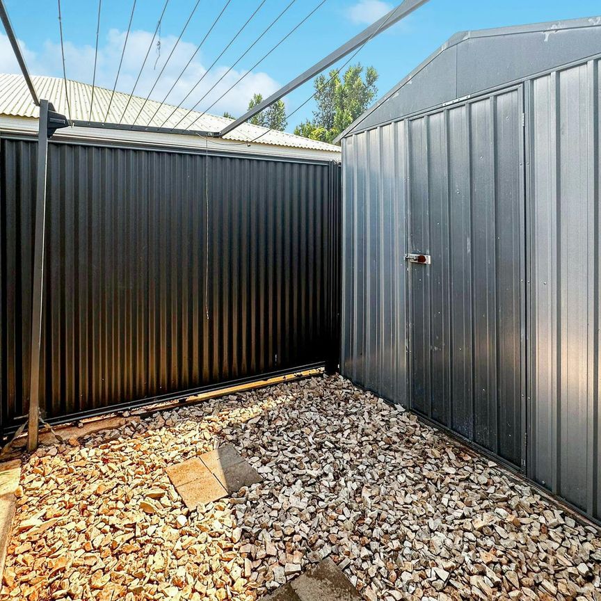 21 Bradshaw Crescent - Photo 1