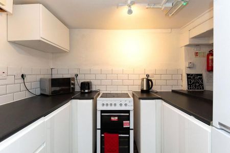 3 bedroom terraced house to rent - Photo 3