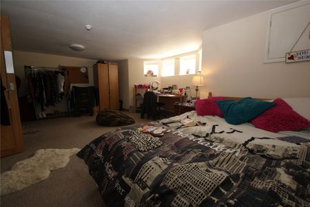 Student Properties to Let - Photo 2