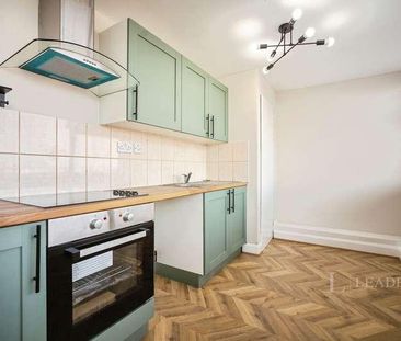 Thames House, Roman Square, Sittingbourne, Kent, ME10 - Photo 3