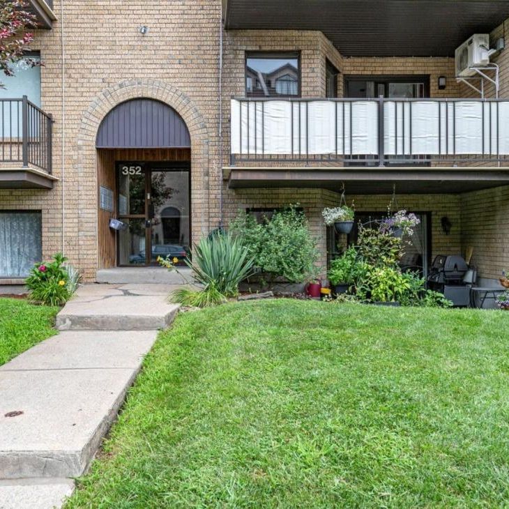 Appartement à louer - Laval (Laval-des-Rapides) - Photo 1