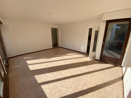 Location Appartement 3 pièces 68m² THONON LES BAINS 74200 - Photo 2