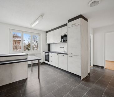 Beautiful renovated apartment in Oensingen - Photo 1