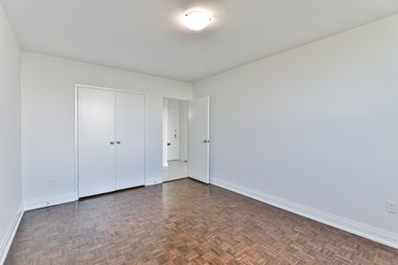 1 Bedroom Large - Photo 2