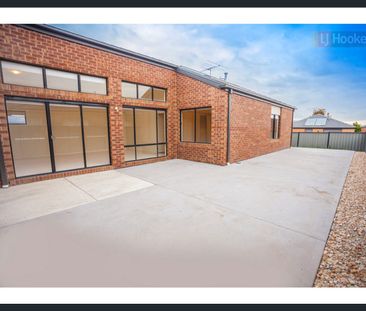 23 Perisher Drive, Craigieburn, Vic 3064 - Photo 2