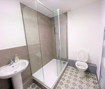 2 bedroom flat to rent - Photo 2