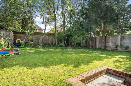 Framlingham Crescent, London, SE9 - Photo 3