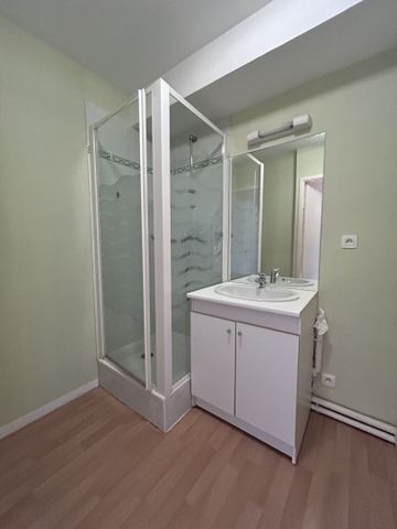 Location Appartement 3 pièces 64m² DOL DE BRETAGNE 35120 - Photo 4