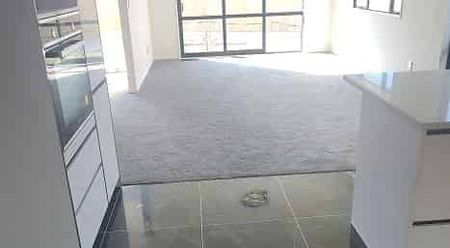 Spacious 5 Bed House in Pukekohe - Photo 4