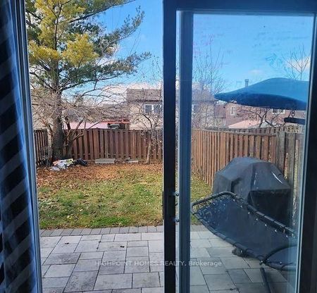 For Lease - 18 Valley Stream Drive, Toronto, Ontario - Photo 5