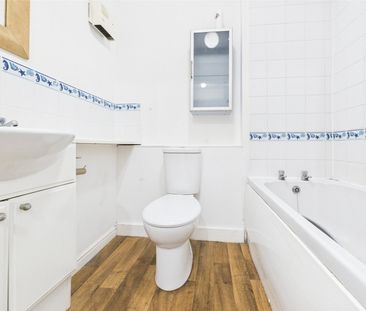 Hallen Close, Emersons Green, Bristol, BS16 - Photo 1