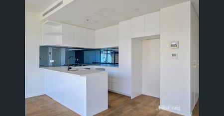 Top Floor Apartment - Photo 4