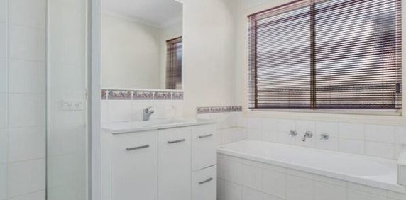 Carrum Downs - Photo 2