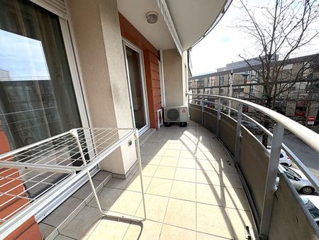 À louer : Appartement T2 meublé au coeur d'Échirolles - Photo 2