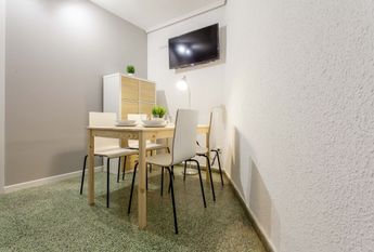 Beautiful room in Doctor Ferrán Street
