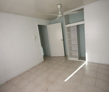 LOCATION LOCATION LOCATION!! - Photo 1