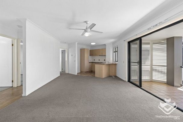 Stylish 3-Bedroom Apartment in the Heart of Newstead - Photo 1